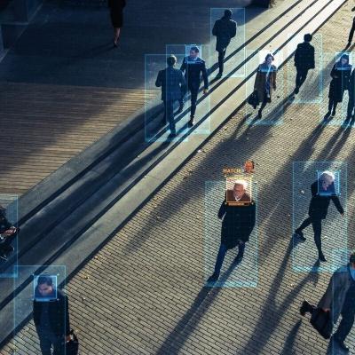 Automatische Personenerkennung durch intelligente Videoanalyse mit IP-Kameras